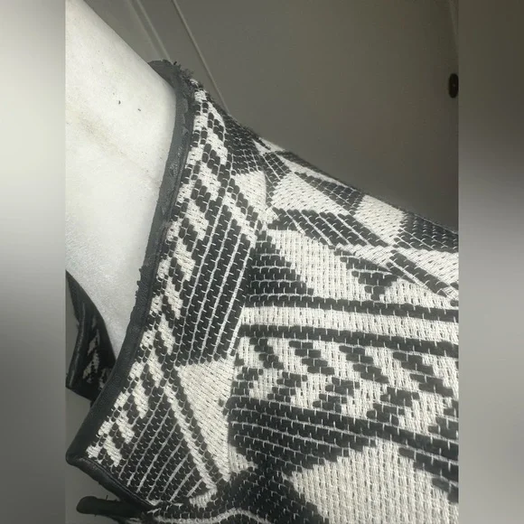 Zara Black and White Geometric Cape size XS - Picture 5 of 11